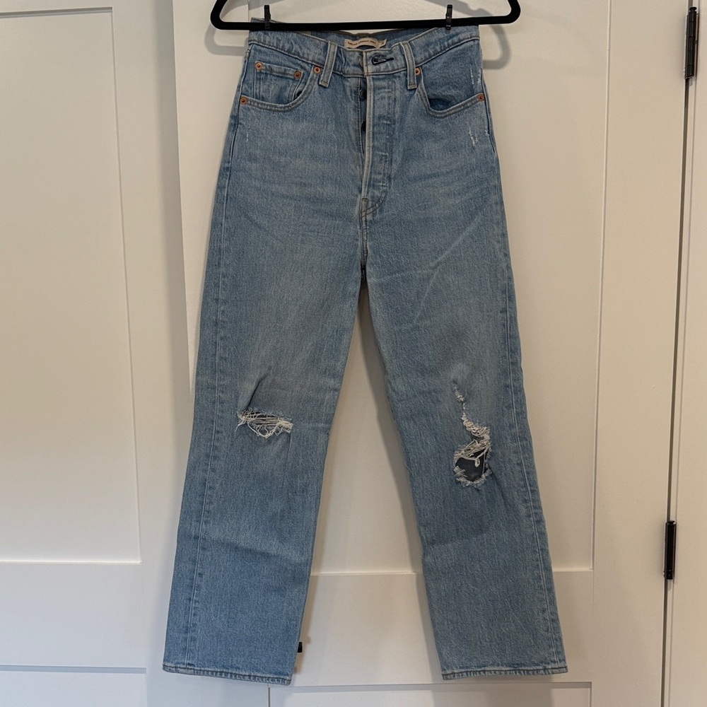 Levis Ribcage Straight Ankle Jean